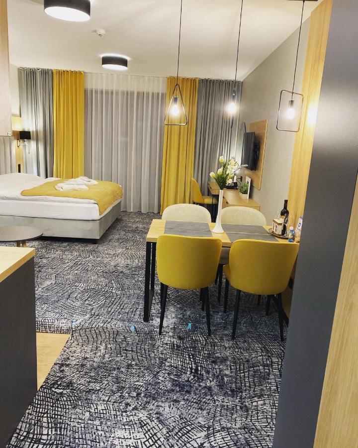 Luxapartmanbesenova Hotel Akvamarin Kültér fotó