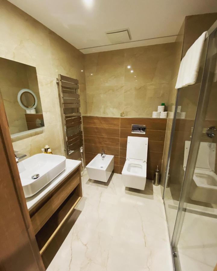 Luxapartmanbesenova Hotel Akvamarin Kültér fotó