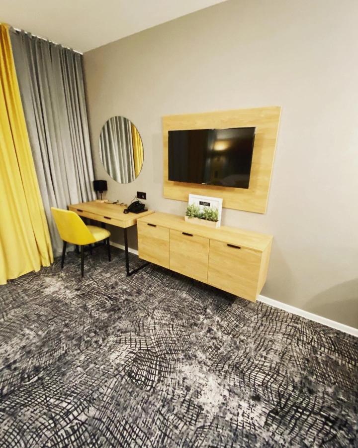 Luxapartmanbesenova Hotel Akvamarin Kültér fotó